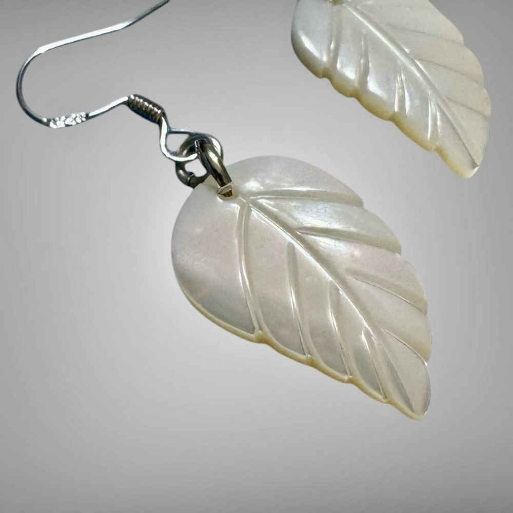 MOTHER OF PEARL TROPICAL LEAF EARRINGS - Picture 5 of 7